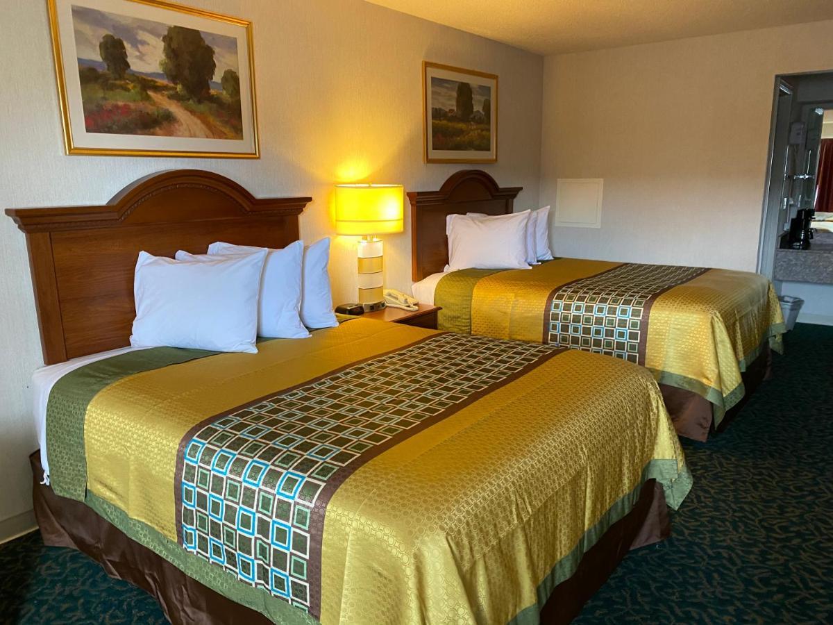 Harrisonville Inn & Suites 외부 사진