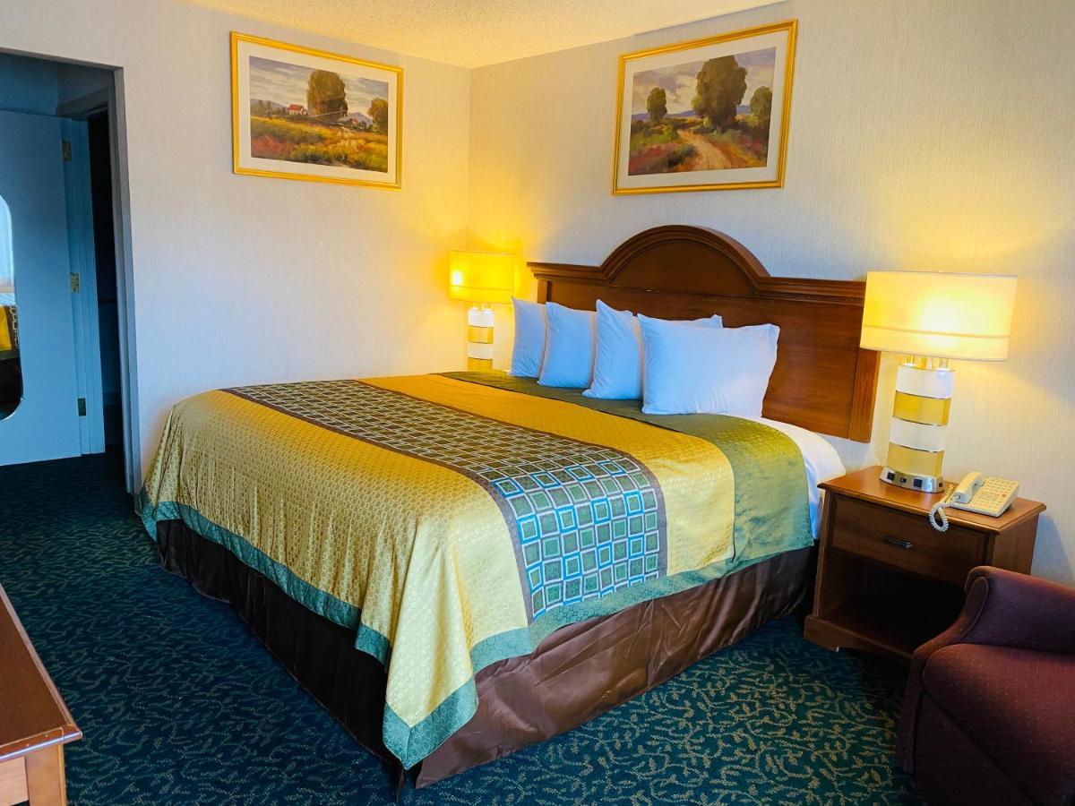 Harrisonville Inn & Suites 외부 사진
