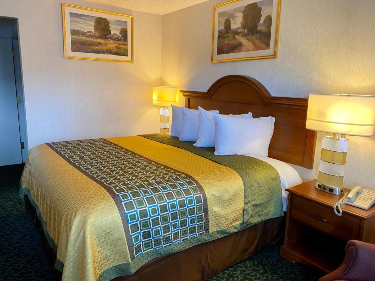 Harrisonville Inn & Suites 외부 사진