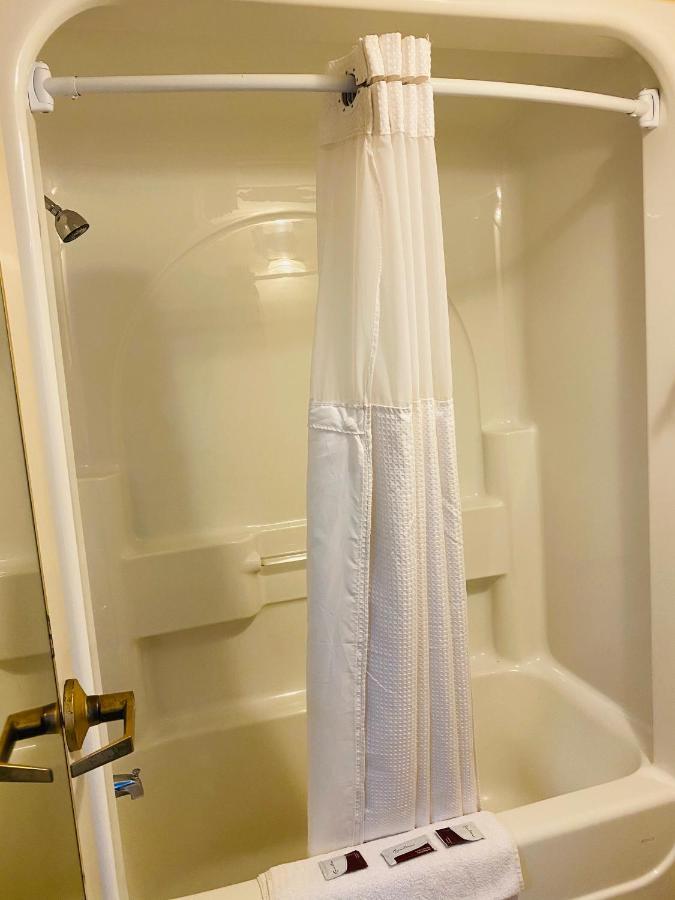 Harrisonville Inn & Suites 외부 사진