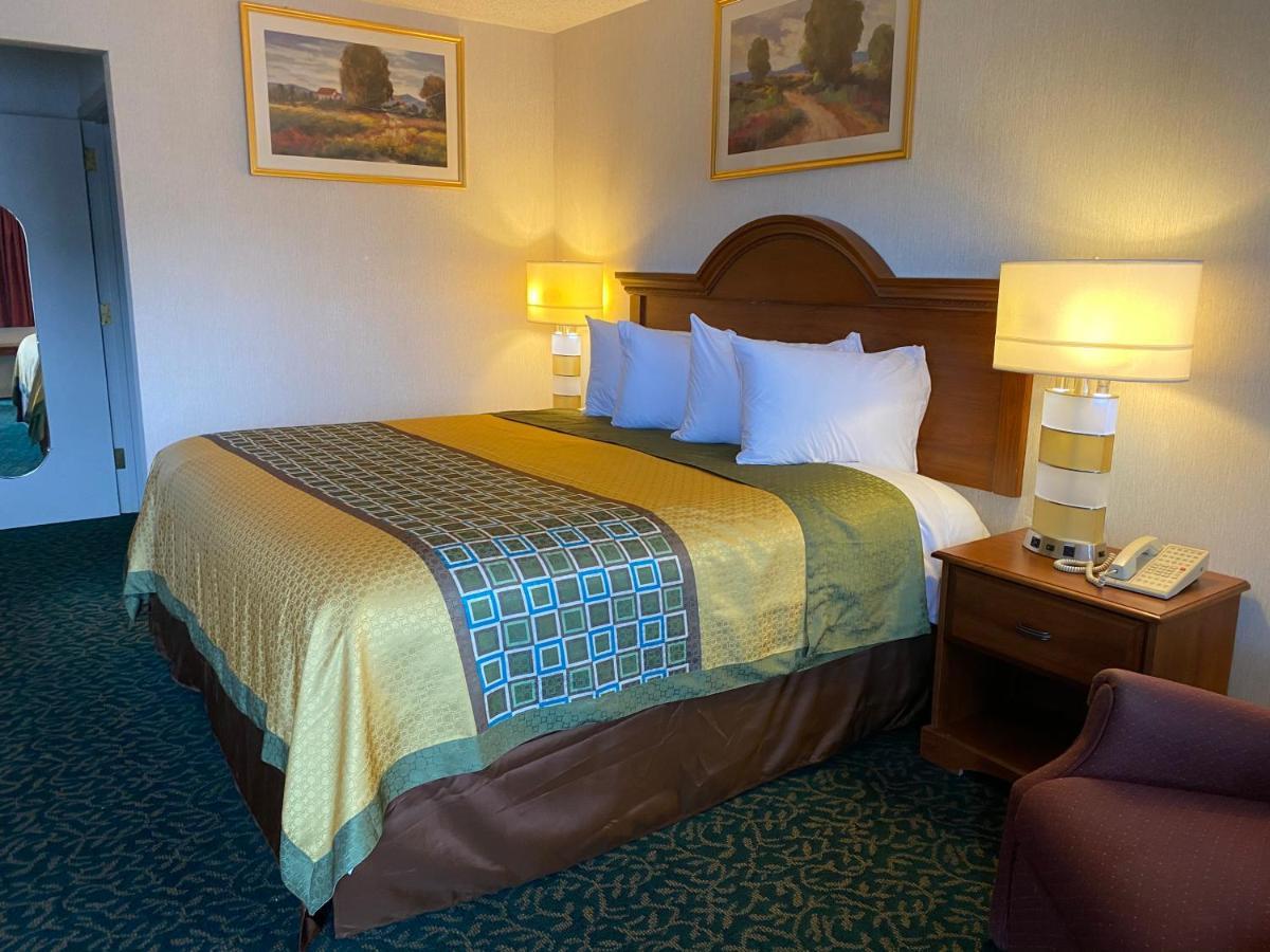 Harrisonville Inn & Suites 외부 사진